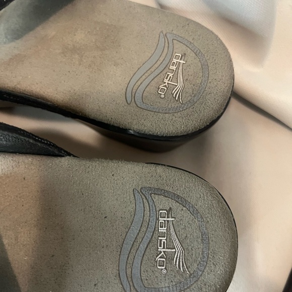 Dansko Black Sandals with Adjustable Straps and Contoured Footbed - Picture 4 of 8